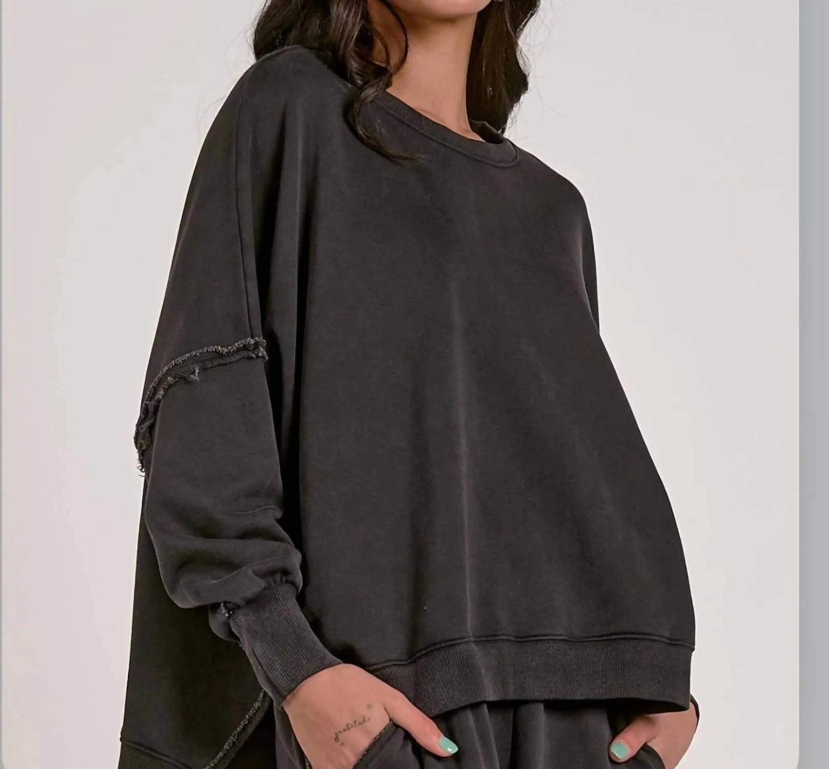 Avery Crewneck In Black
