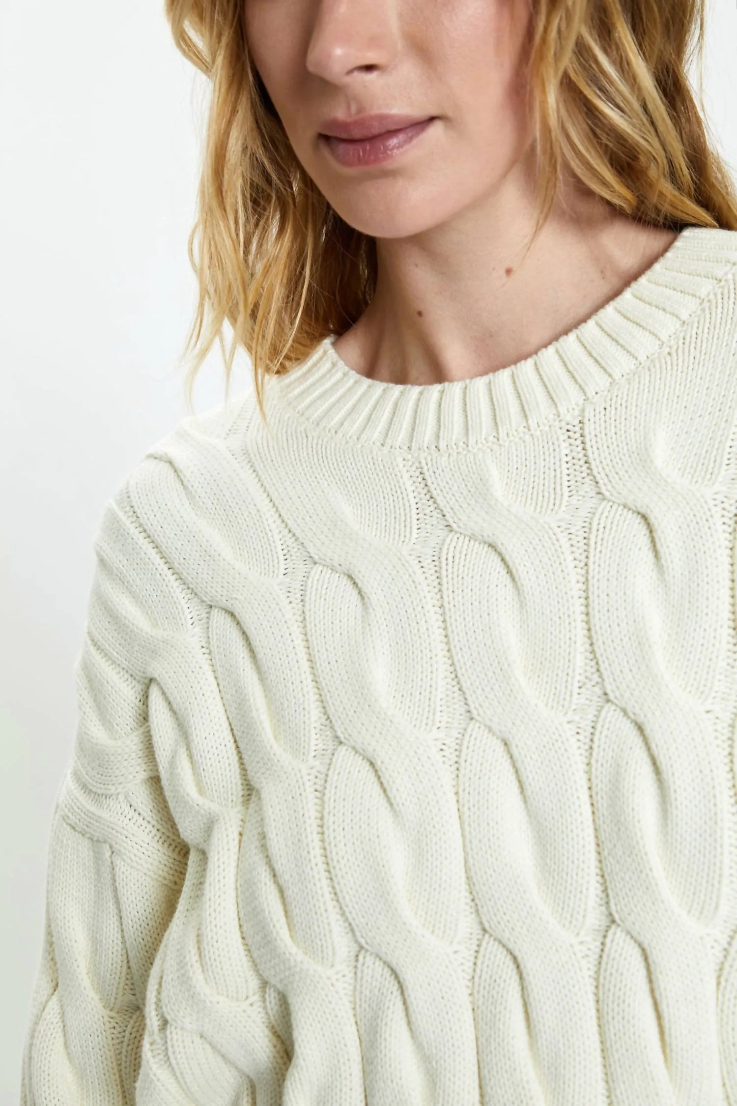Eva Crew Neck Sweater In Ecru Cable