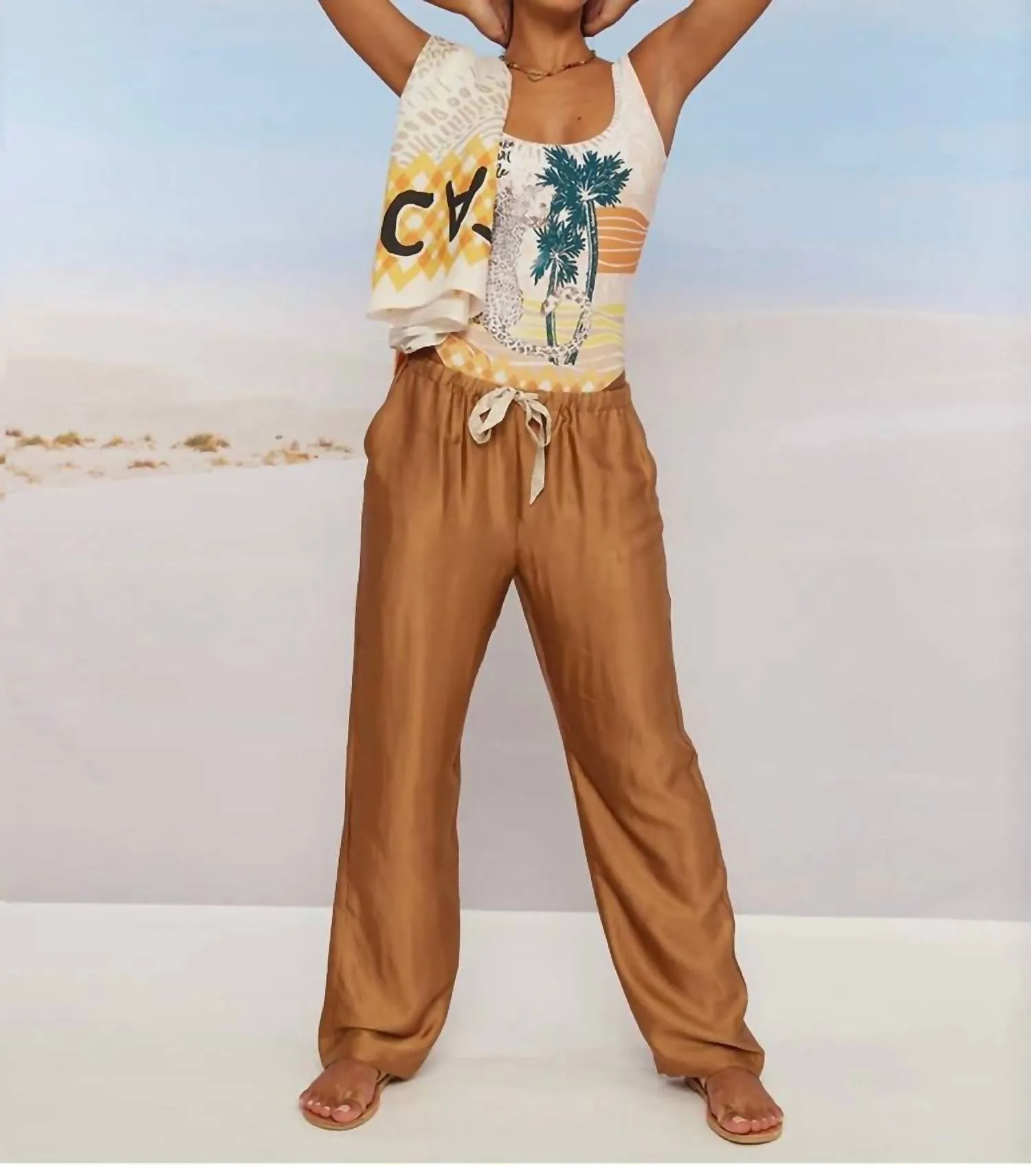 Liana Straight Leg Trousers In Caramel