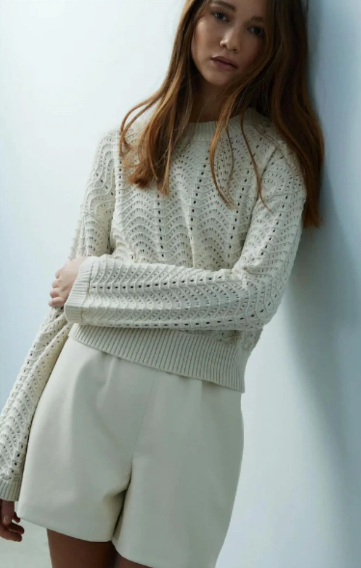 Moon Wavy Stitch Sweater In Cream