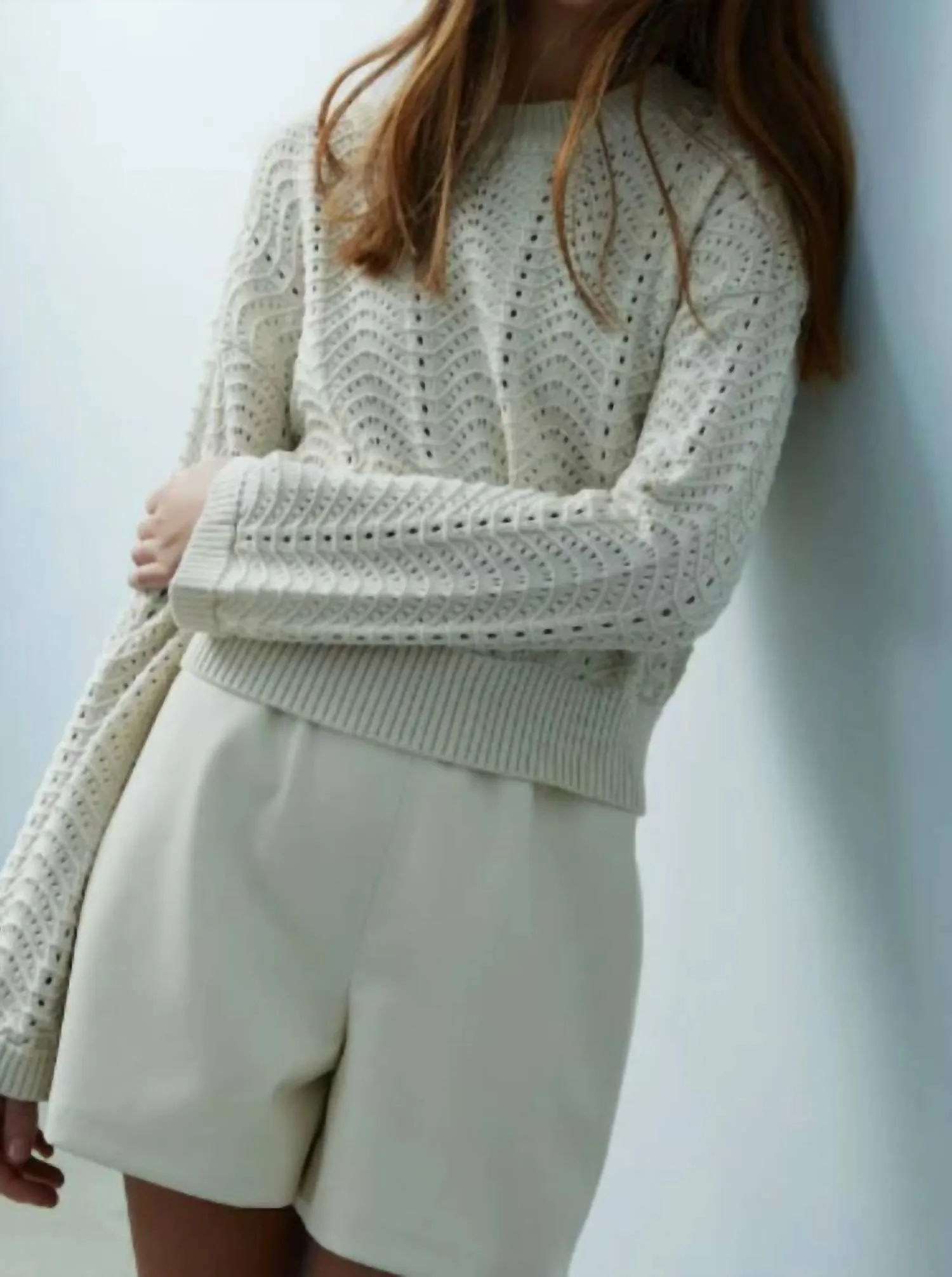 Moon Wavy Stitch Sweater In Cream