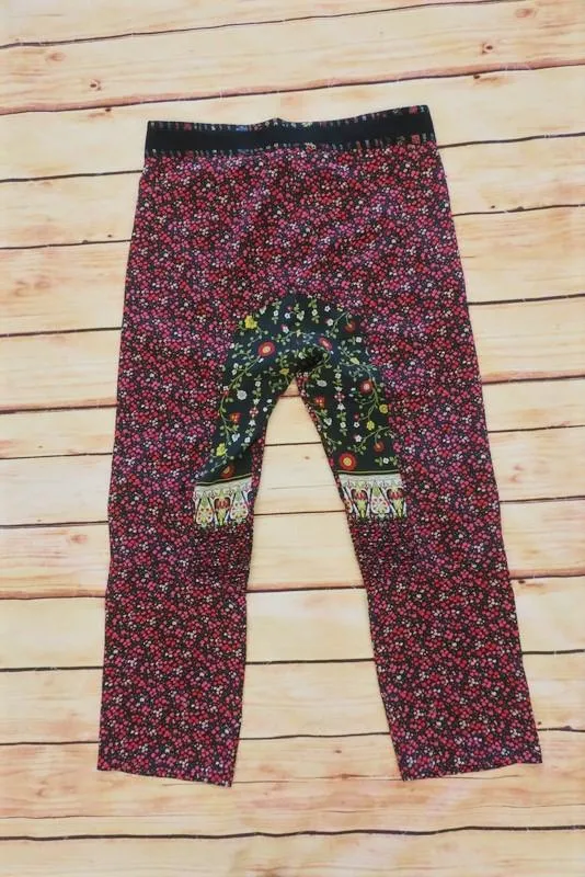 No. 21 Pants Black/Multi Floral Patchwork Print Silk Size 36 Cropped Trousers