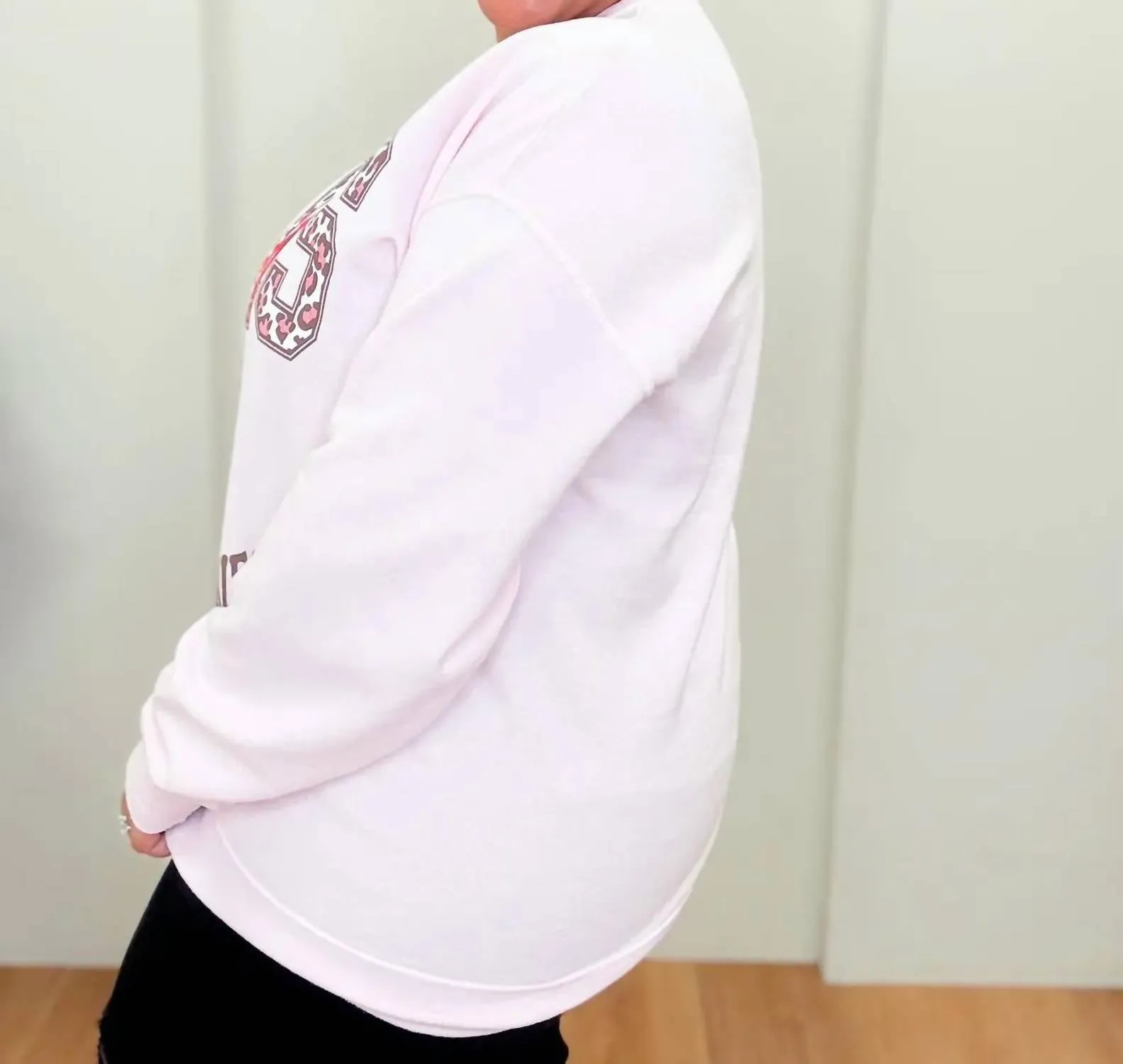 Paris, Amour & Cherries Sweatshirt In Light Pink