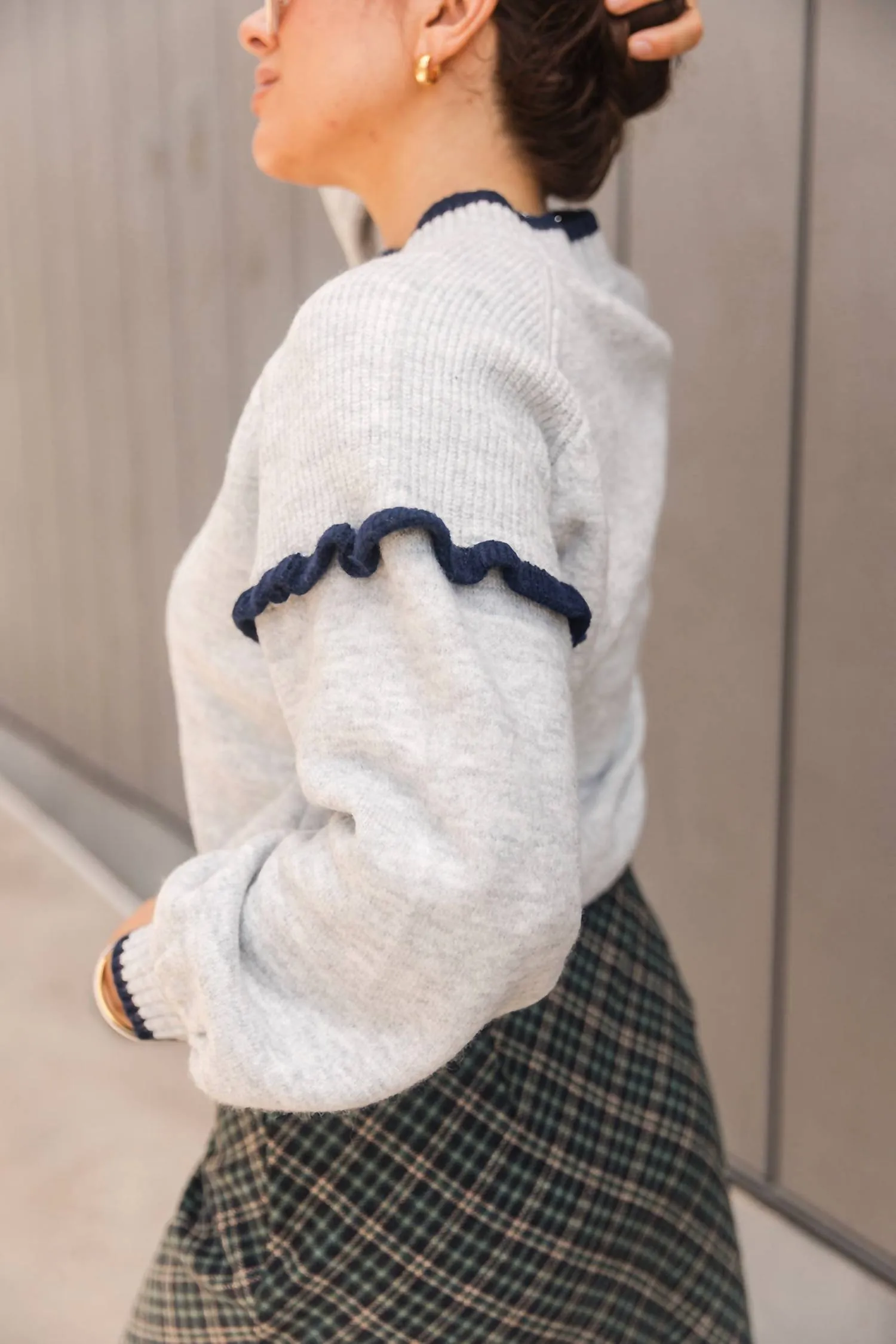 Ruffle Sleeve Sweater In Grey