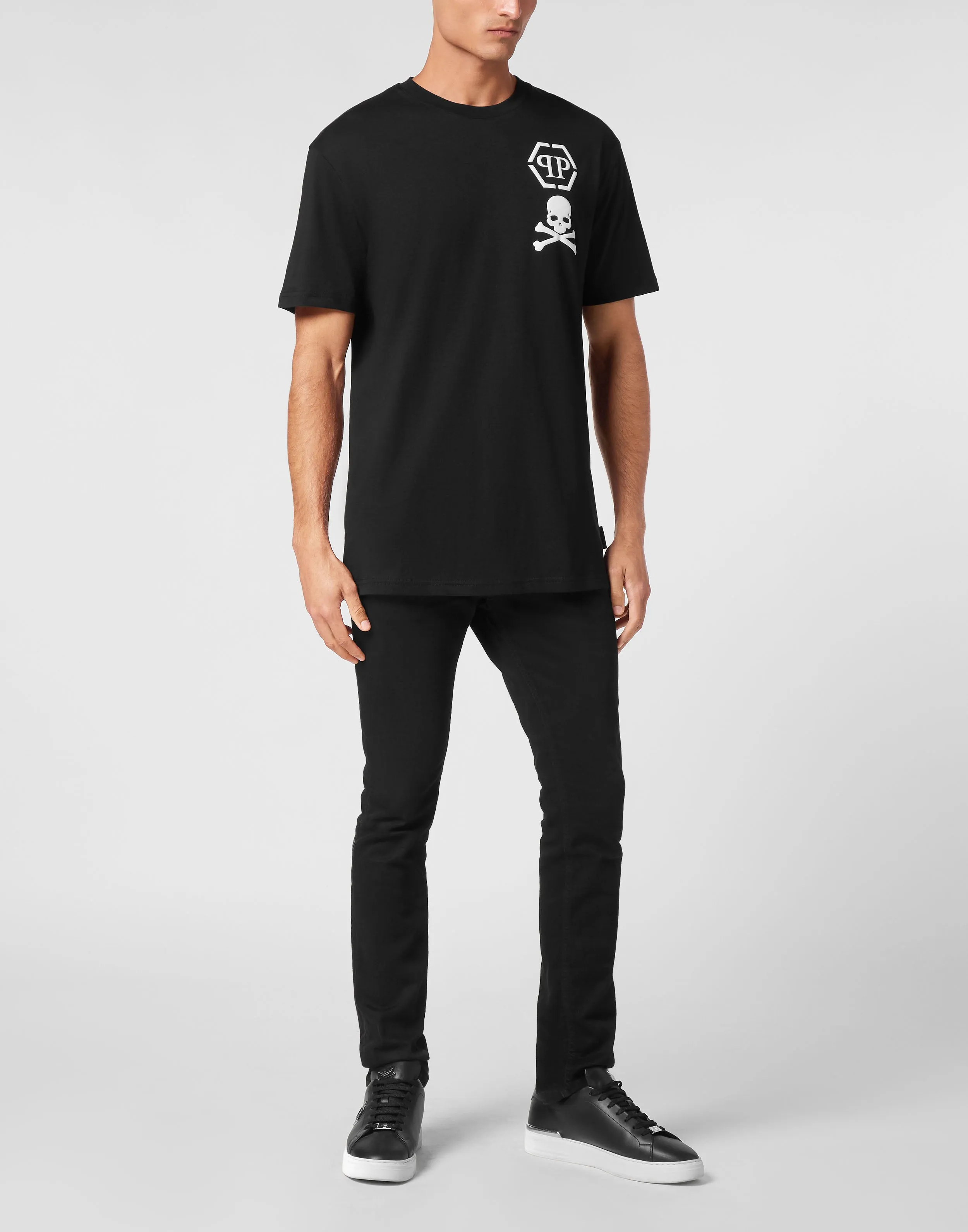 T-shirt V-Neck SS Skull&Bones