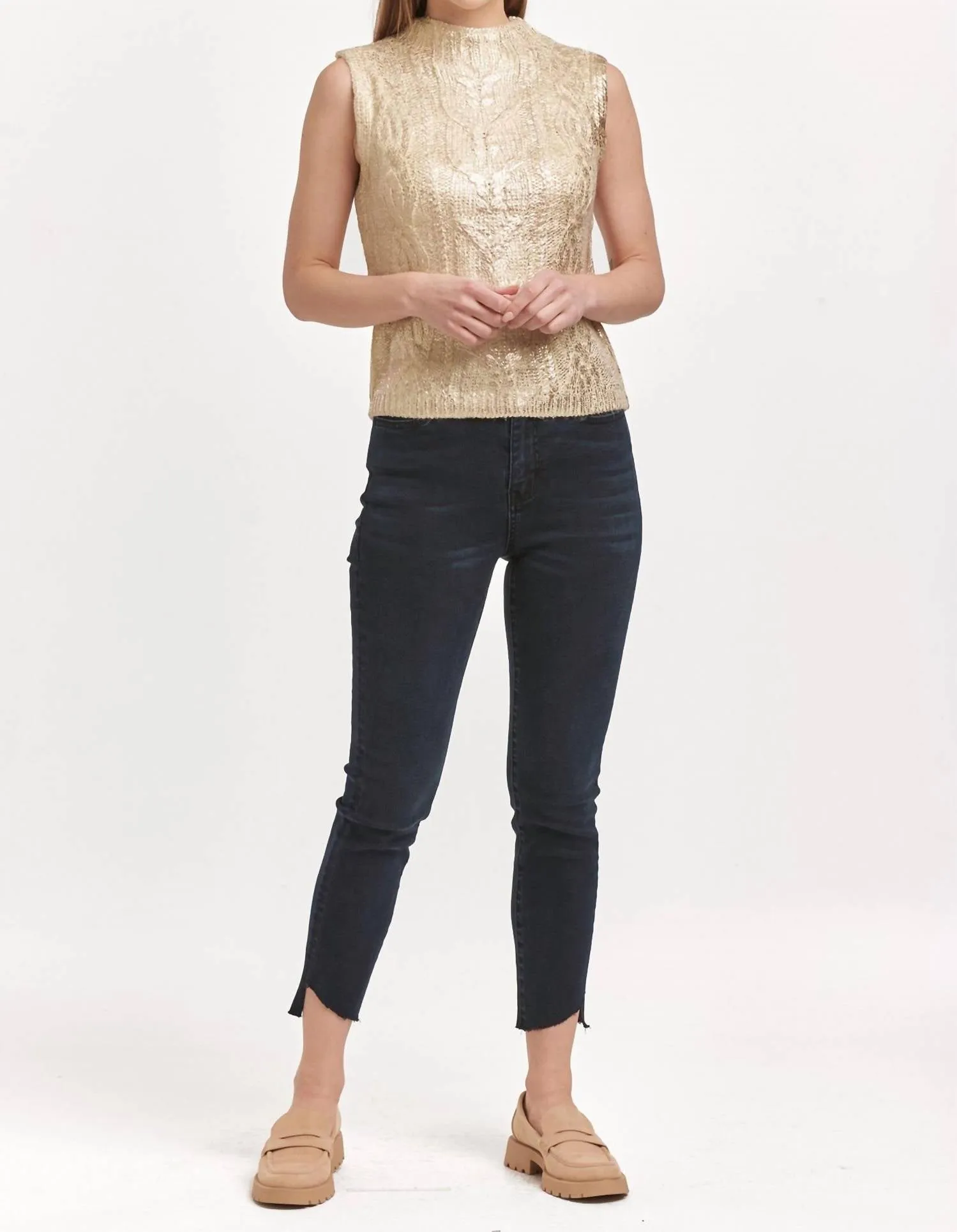 Tatiana Crew Neck Sleeveless Sweater In Rose Gold